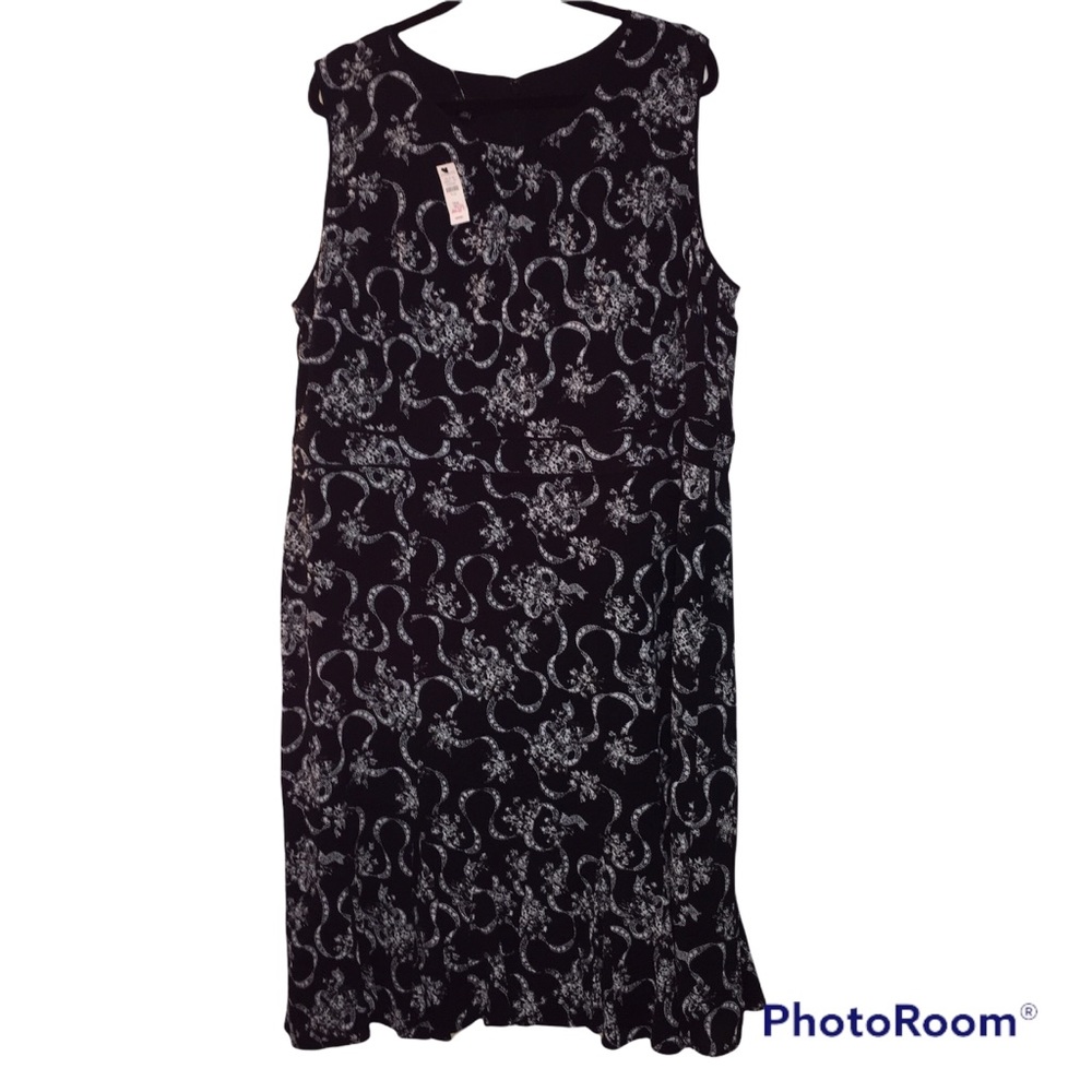 Talbots Plus Black sleeveless Dress with White/cream colored Floral Pattern Sz18